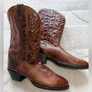 Like NEW! $155 Laredo Birchwood 68452 Western Cowboy Boots 9